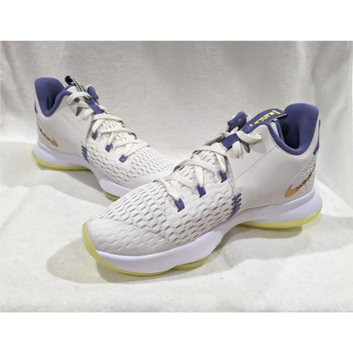 Nike shoes - Nike LeBron 5 - LeBron - CQ9380-102 - Summit White/Bronze 7