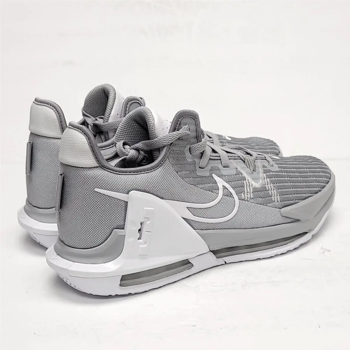 Nike shoes - Nike LeBron Witness - LeBron Witness - DO9843 - Wolf Grey/White 001 3