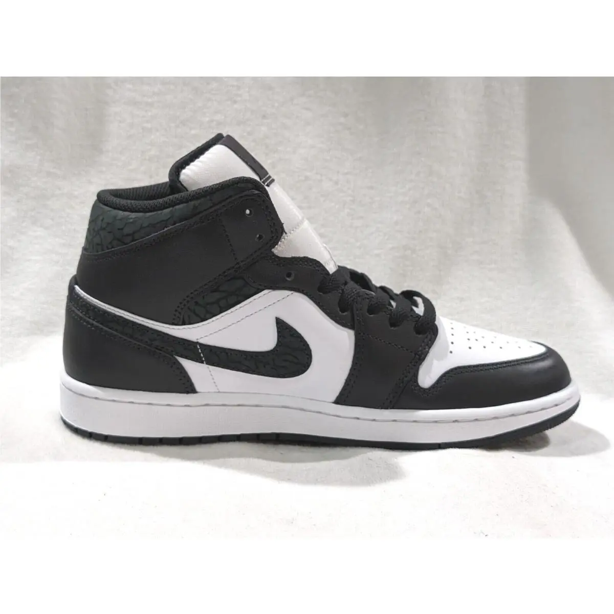 Nike shoes - Air Jordan 1 Mid SE - FB9911-001 - Off Noir/Black/White 4