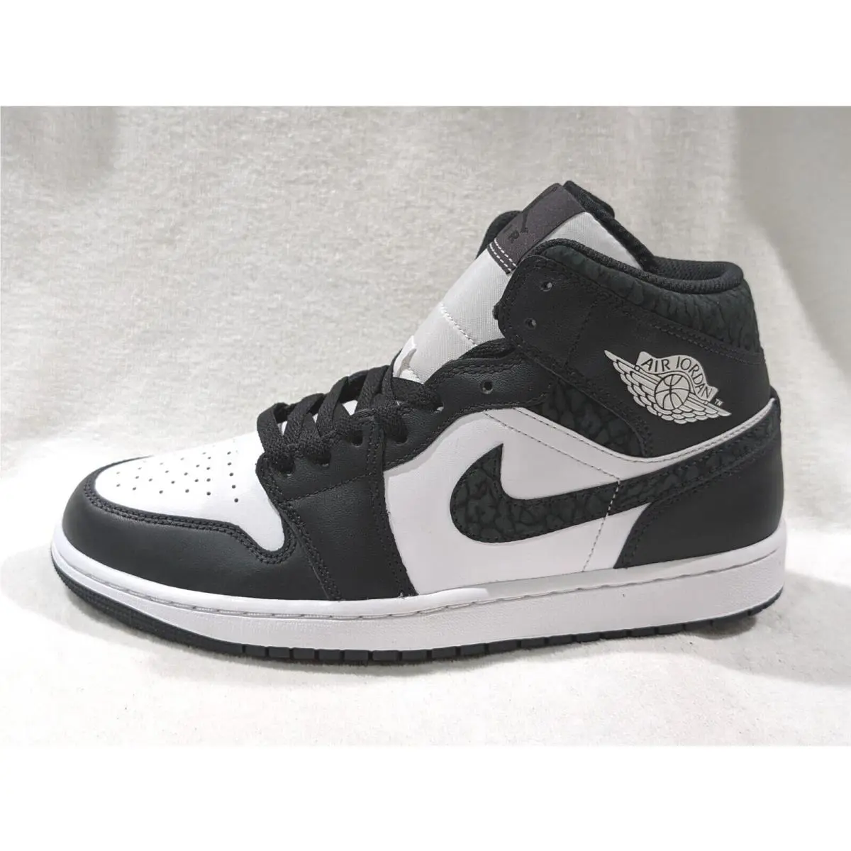 Nike shoes - Air Jordan 1 Mid SE - FB9911-001 - Off Noir/Black/White 5