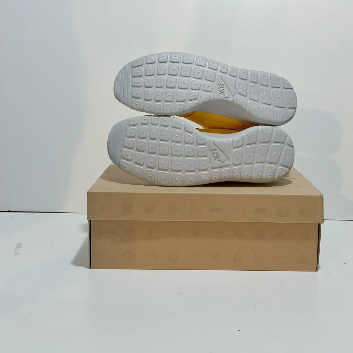 Nike shoes - 555445770 - 555445770 - Yellow 2