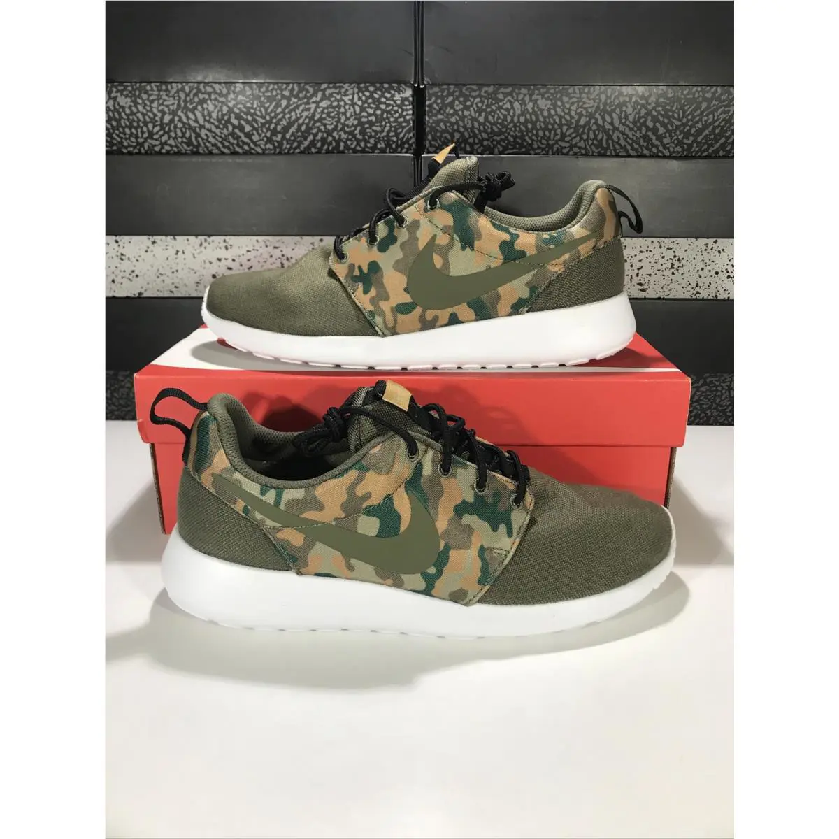 Nike Roshe One SE “medium Olive” 844687-200 Men`s Size 8-12 Camouflage Rare