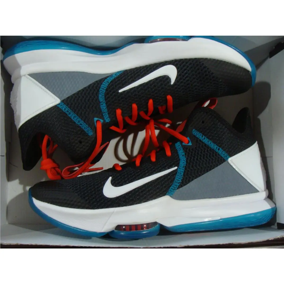 Nike shoes LeBron Witness - BLACK/WHITE CHILE RED 6