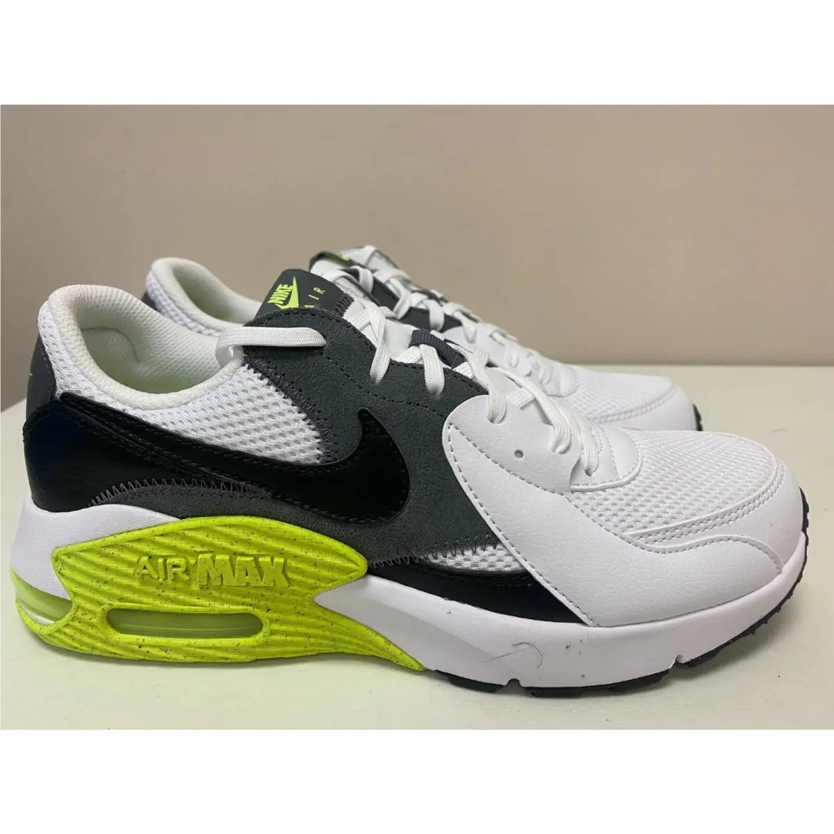 Nike shoes - White 4