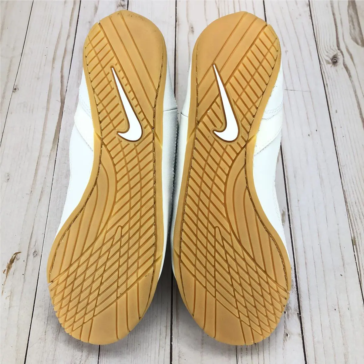 Nike shoes - Nike Fury - Fury - AO2416-170 - White 18