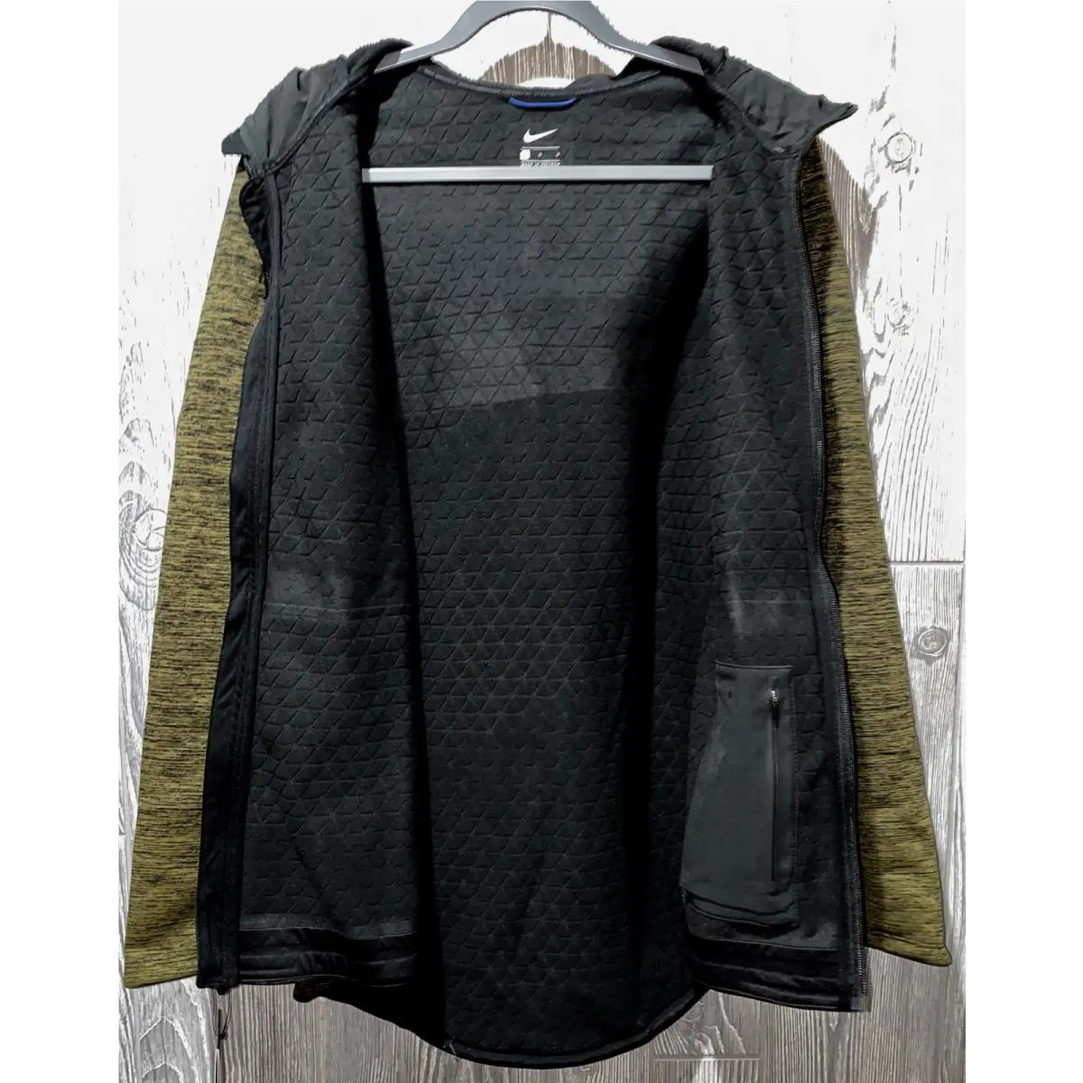 Nike clothing - NIKE Therma Sphere Hoodie Jacket - 932038 - Green 2