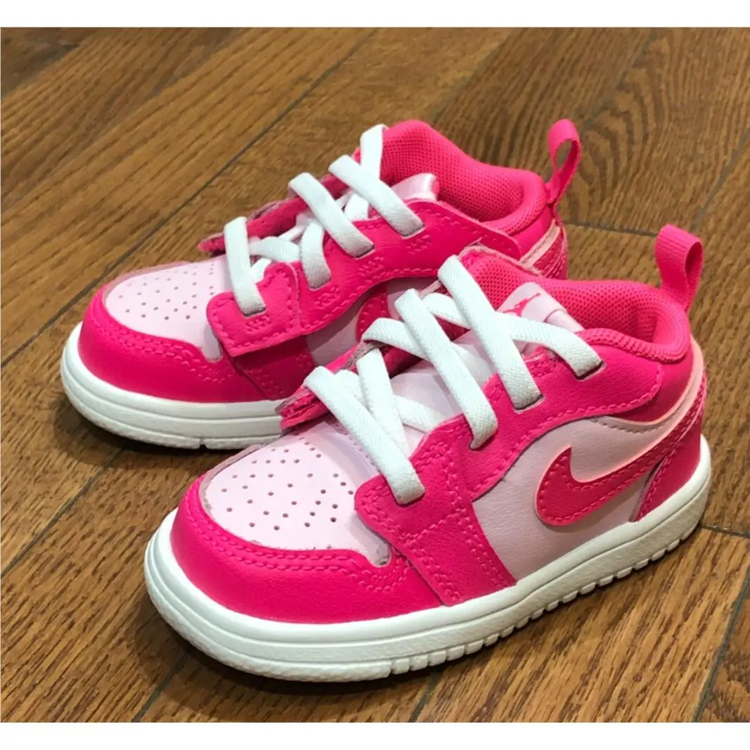Nike shoes - Air Jordan 1 - Air - Pink 1