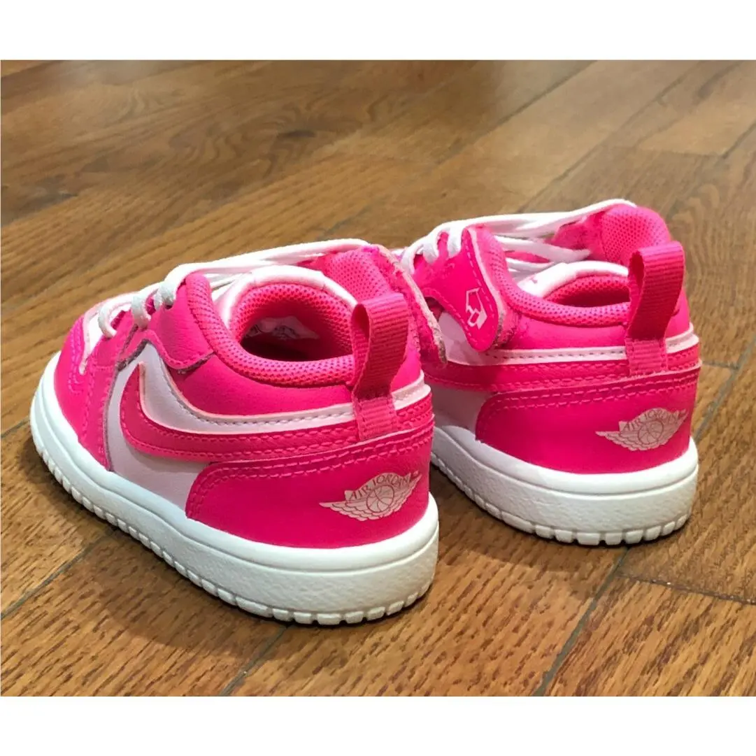 Nike shoes - Air Jordan 1 - Air - Pink 2