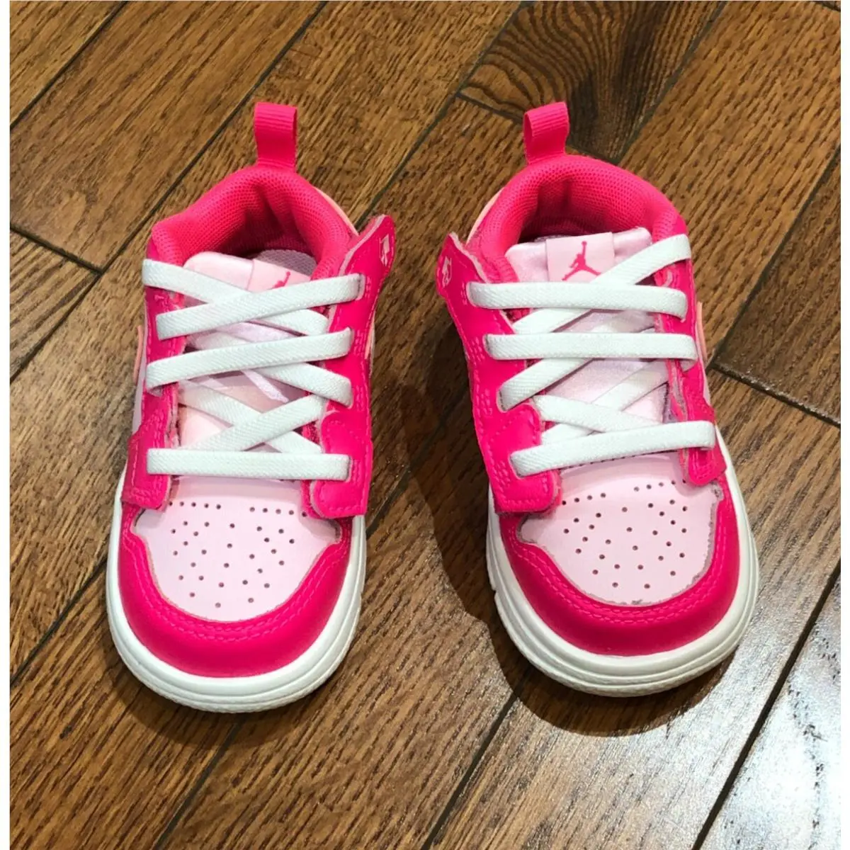 Nike shoes - Air Jordan 1 - Air - Pink 3