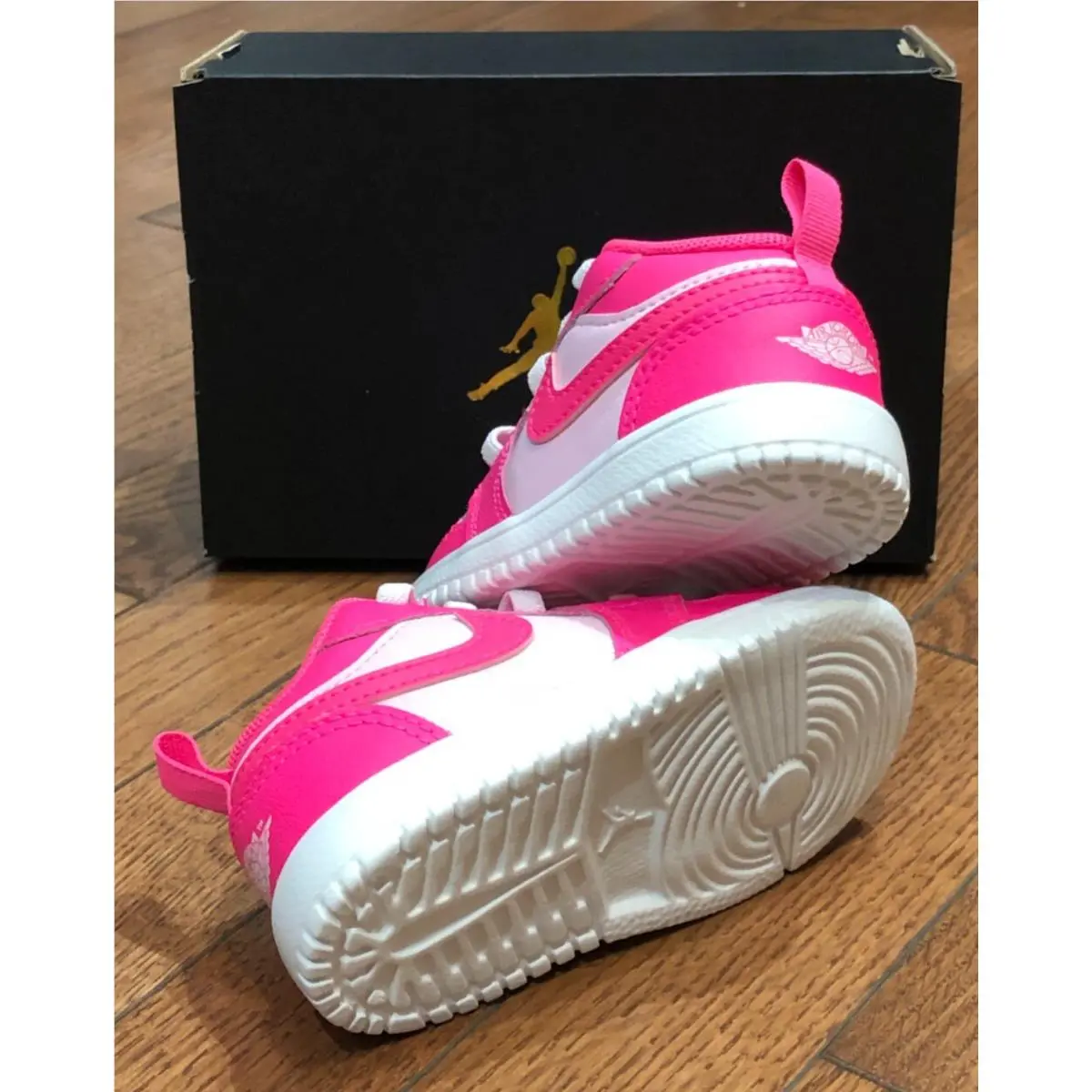 Nike shoes - Air Jordan 1 - Air - Pink 5