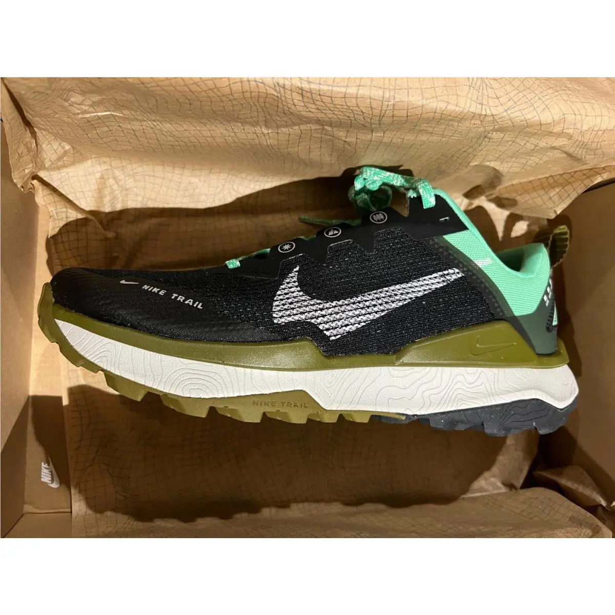 Nike shoes - DR2686 - DR2686 - BLACK/WHITE SPRING GREEN 3