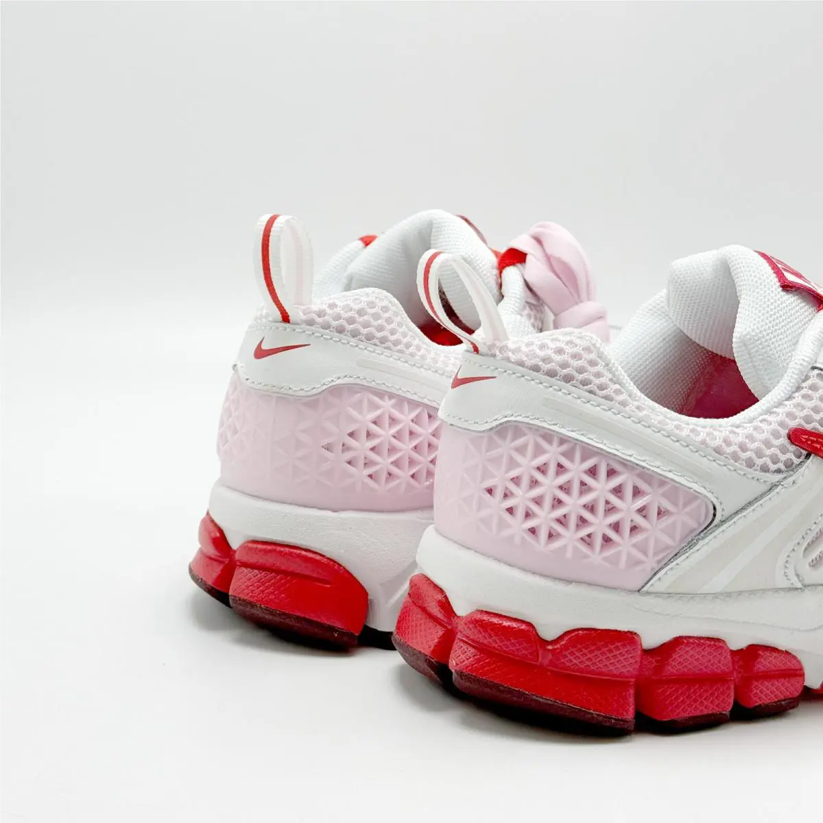 Nike shoes - White 2
