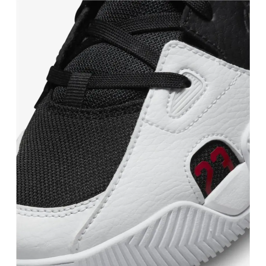 Nike shoes - Black/White/Red 9