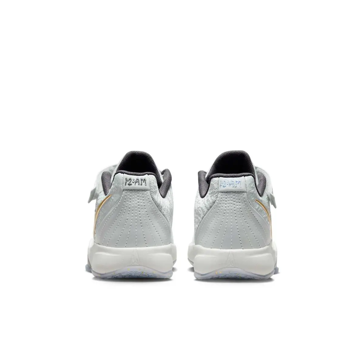 Nike shoes - Light Silver/Metallic Gold/Iron Grey 4