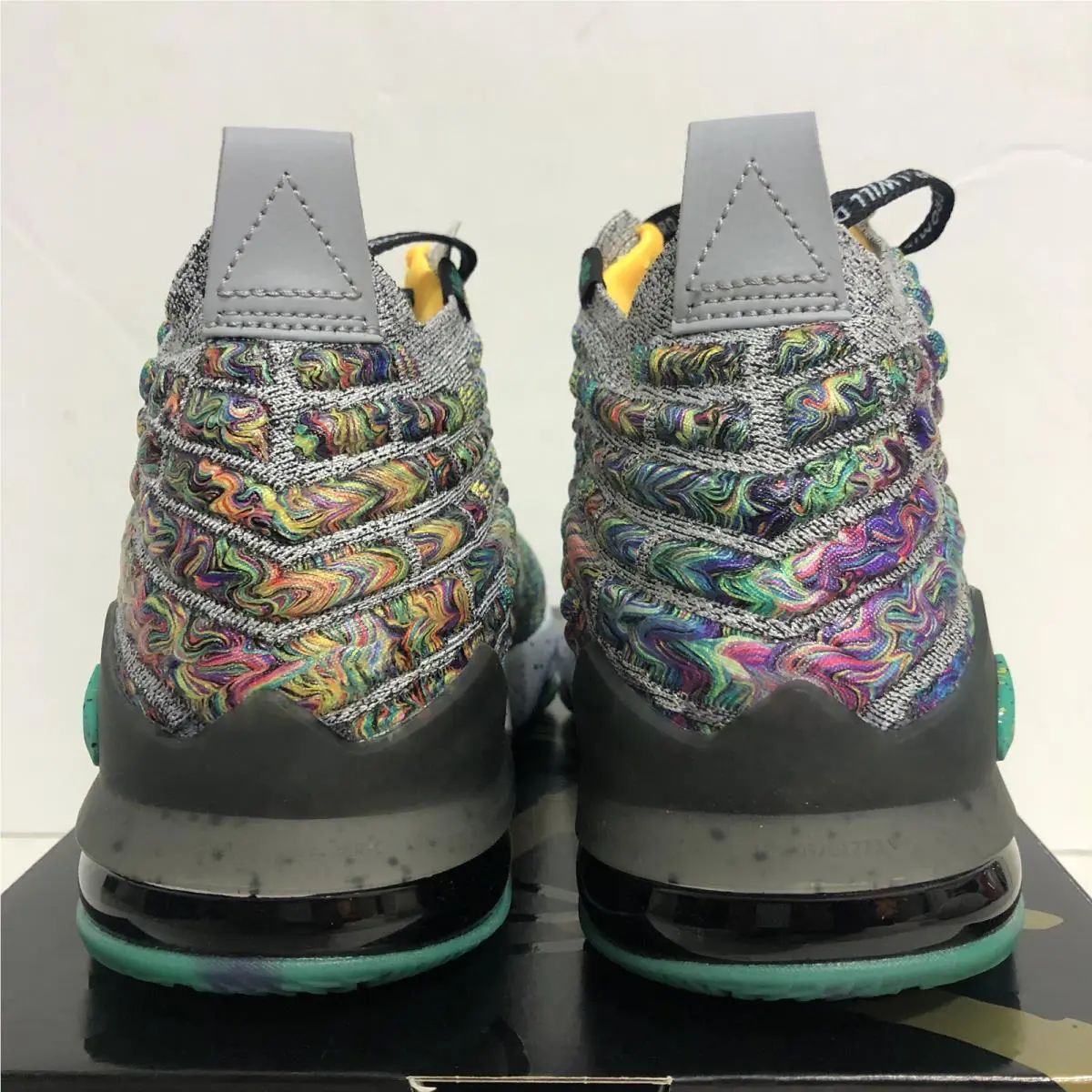 Nike shoes - LeBron XVII - LeBron XVII - CW2761-300 - Multicolor 3