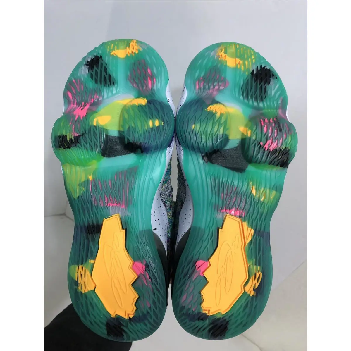 Nike shoes - LeBron XVII - LeBron XVII - CW2761-300 - Multicolor 4