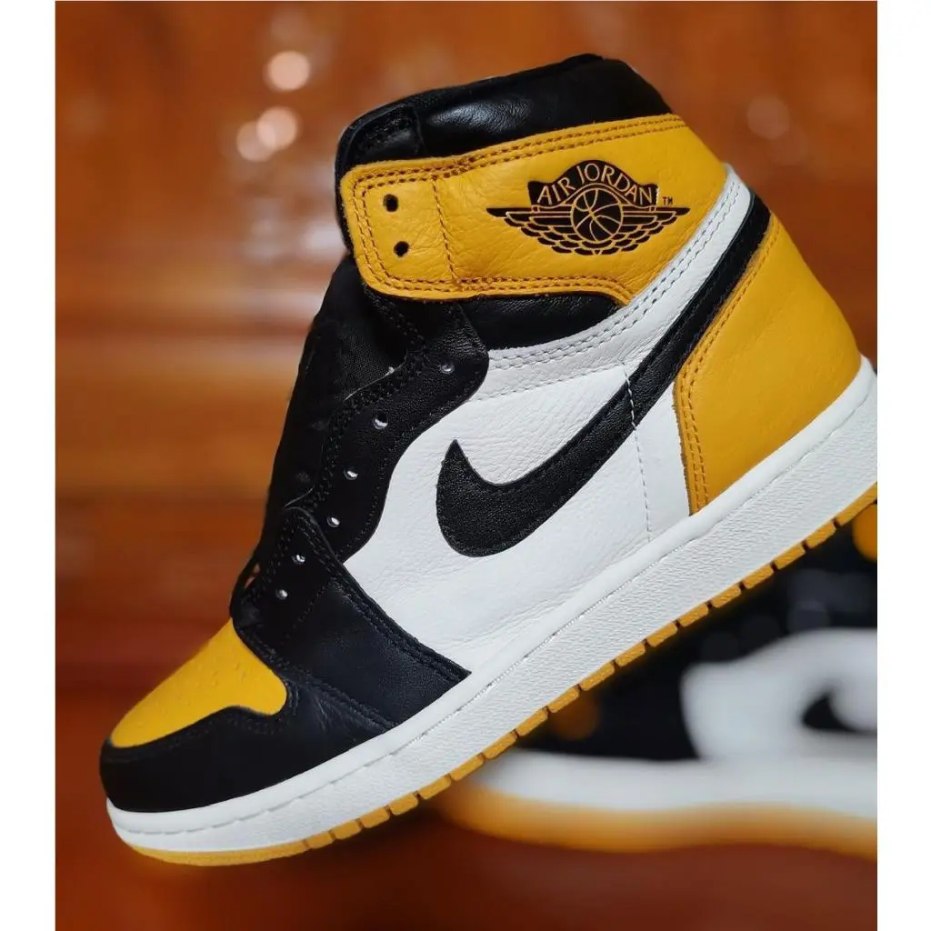 Nike Air Jordan Retro 1 High OG Yellow Toe Taxi Sail 555088-711 Men GS 2022