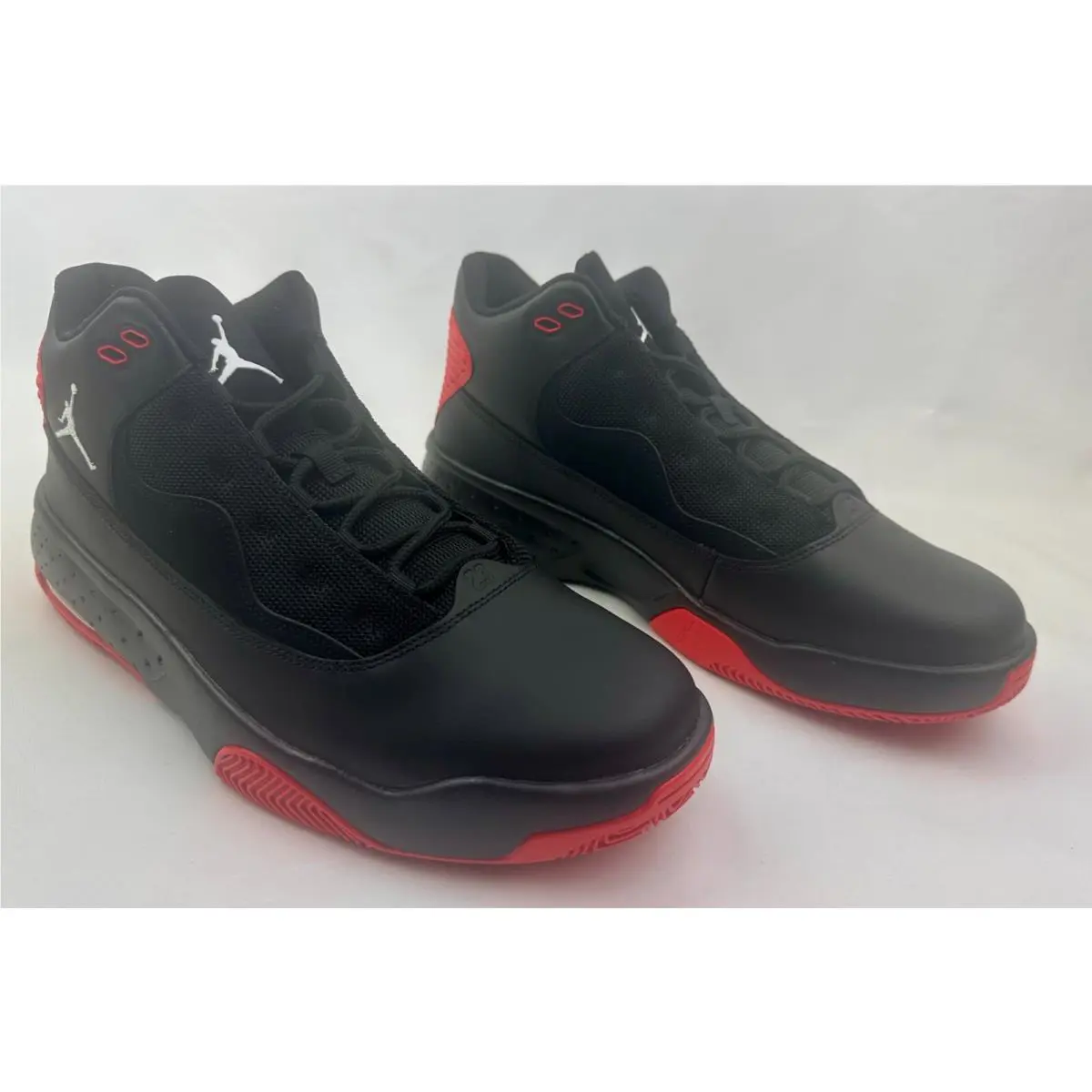 Nike shoes - Jordan Max Aura 2 - Max Aura - bred 1