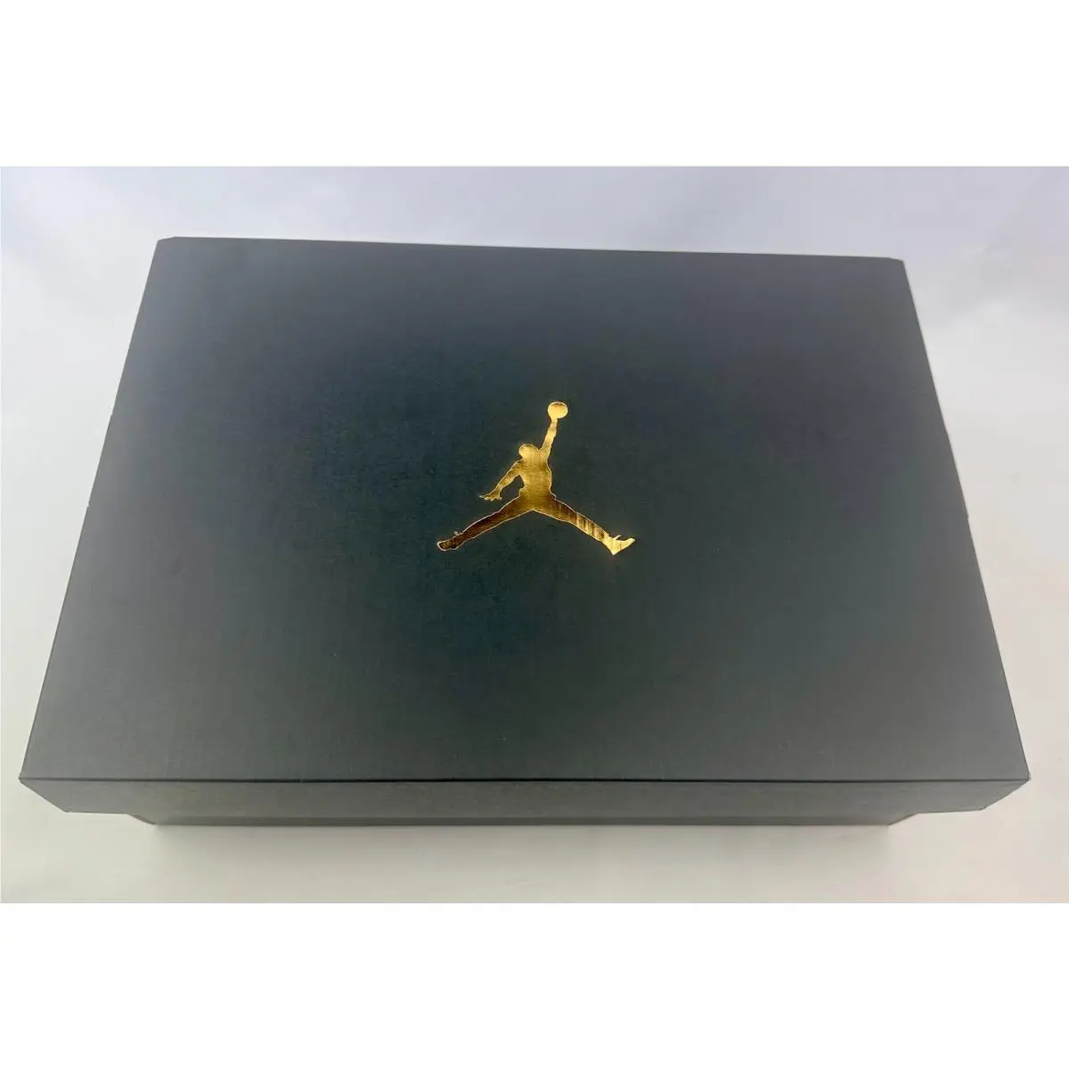 Nike shoes - Jordan Max Aura 2 - Max Aura - bred 9