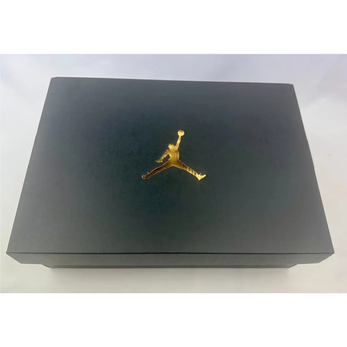 Nike shoes - Jordan Max Aura 2 - Max Aura - bred 9