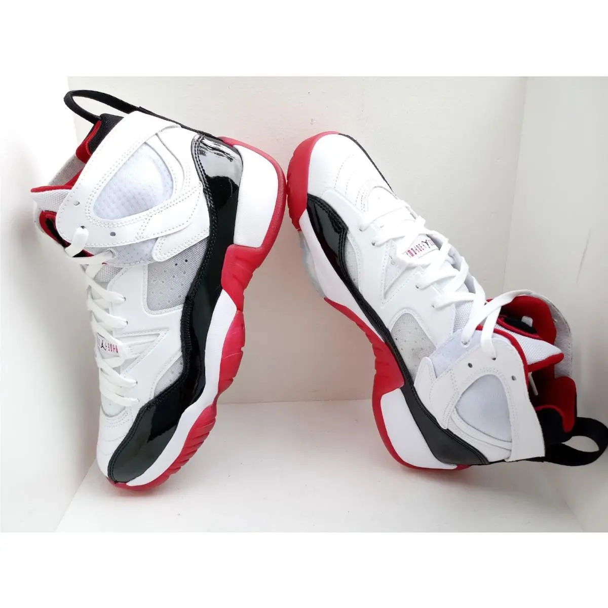 Nike shoes - NIKE JUMPMAN TWO TREY - JUMPMAN TWO TREY - DO1925-106 - WHITE/BLACK-GYM RED 6