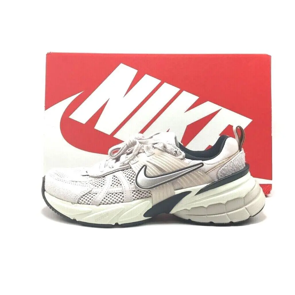 Nike shoes - NIKE V2K RUN - RUN - FN6703-001 - VILOET 7