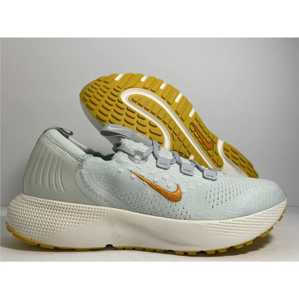 Nike shoes - Nike React Escape - React Escape - DC4269-300 - Barely Green 4