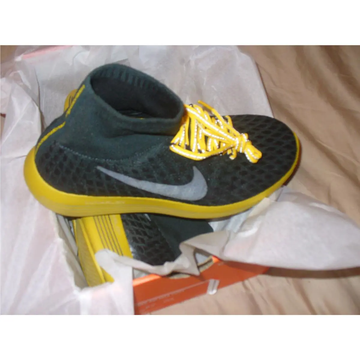 Nike shoes - Black/Gold 1