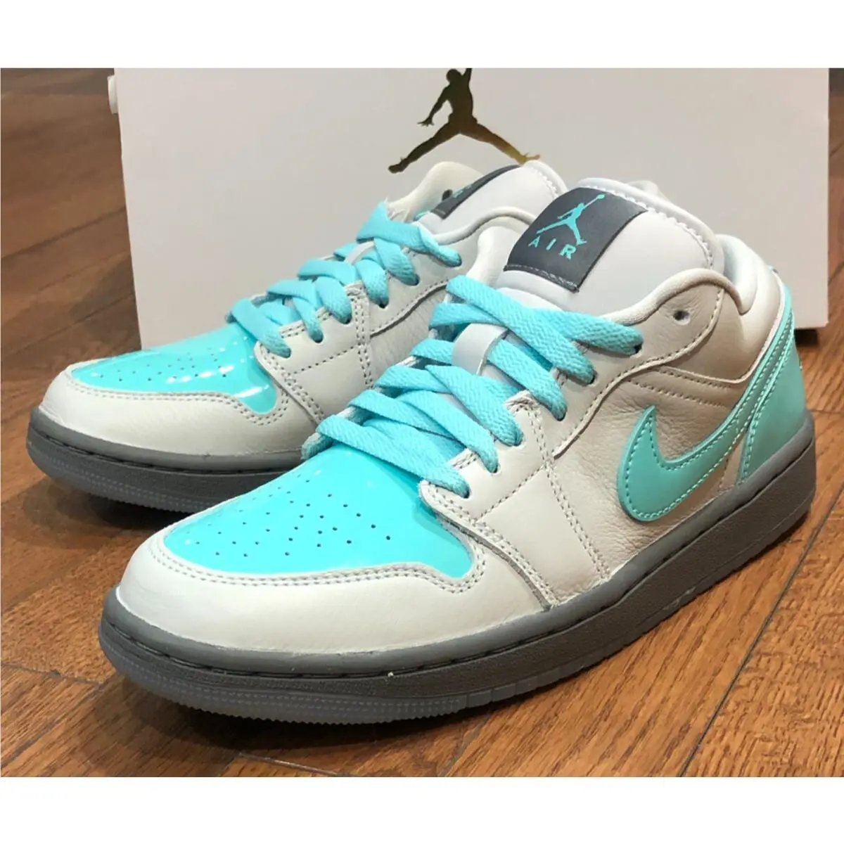 Nike shoes - Air Jordan 1 Low SE - HQ3599-025 - POLAROID 1