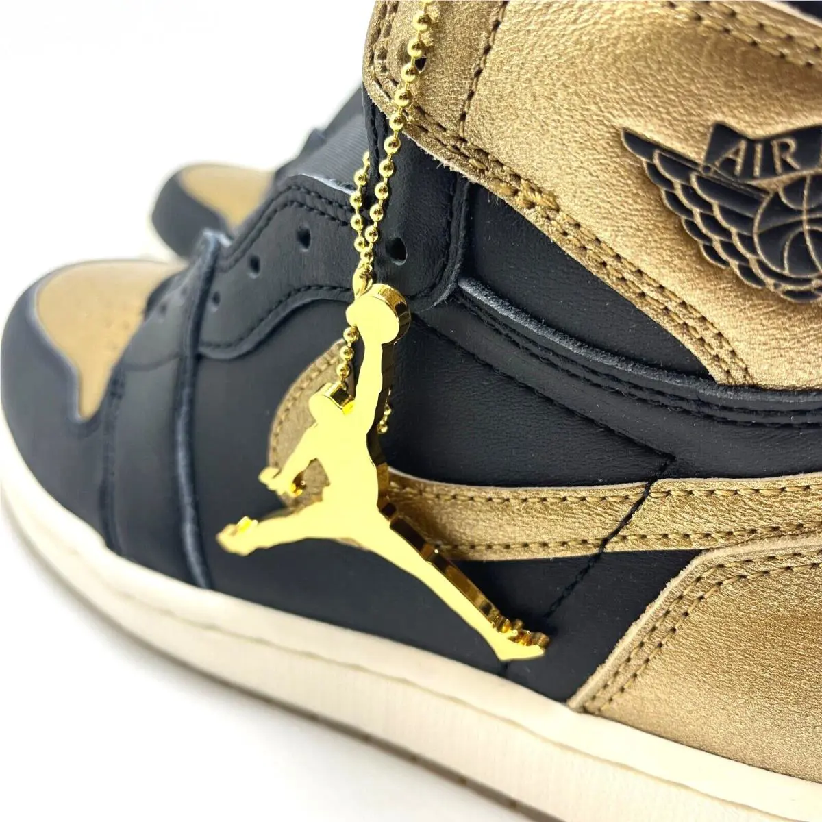 Nike shoes - Air Jordan 1 - Air - DZ5485-071 - Black/Metallic Gold/Sail 1