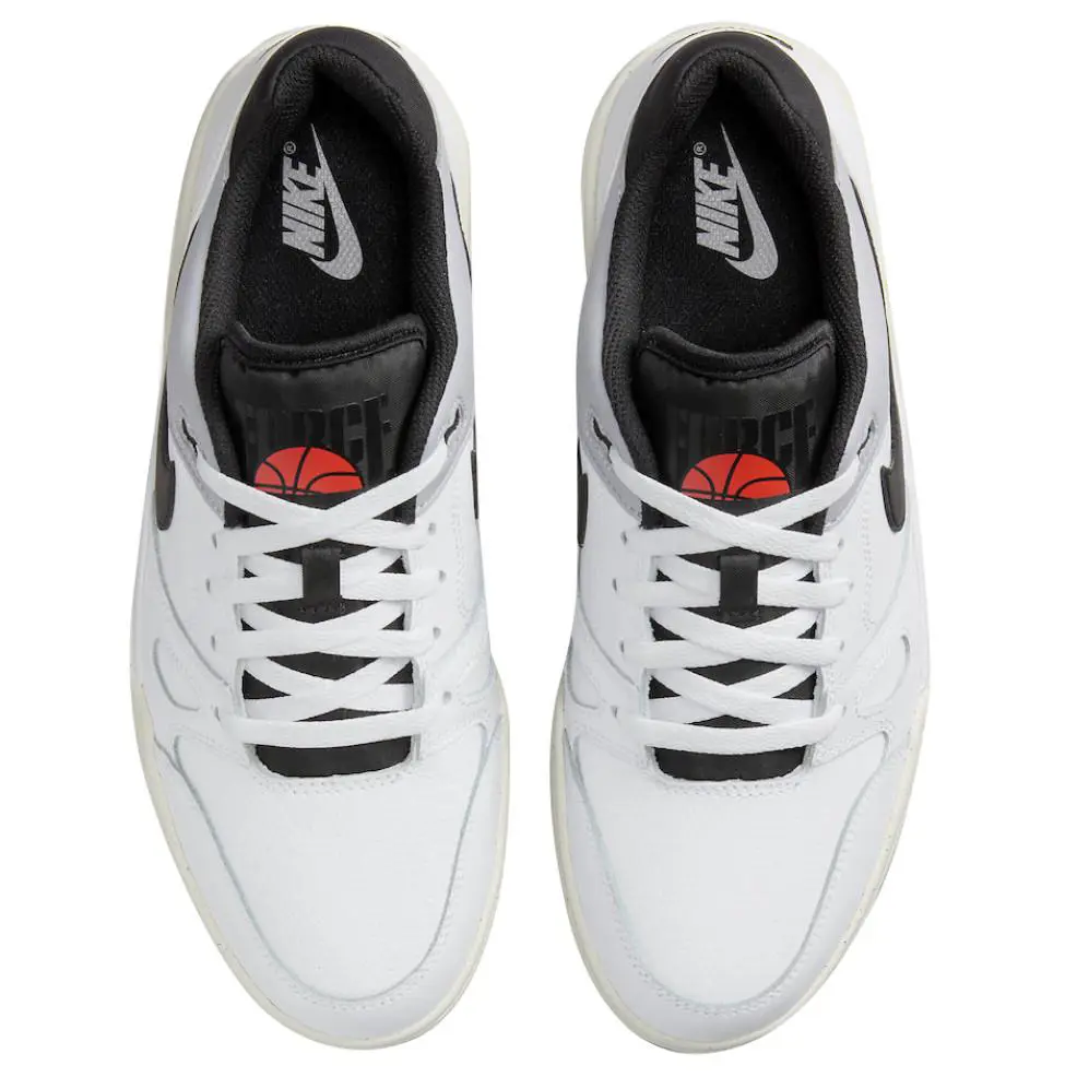 Nike shoes - White/Black/Gray 4