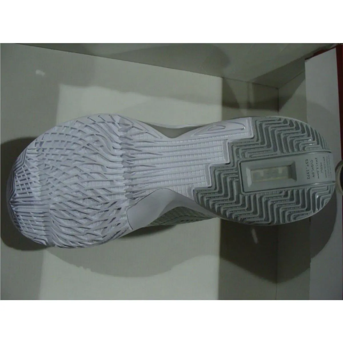 Nike shoes - FLT SILVER/BLACL/WHITE 5