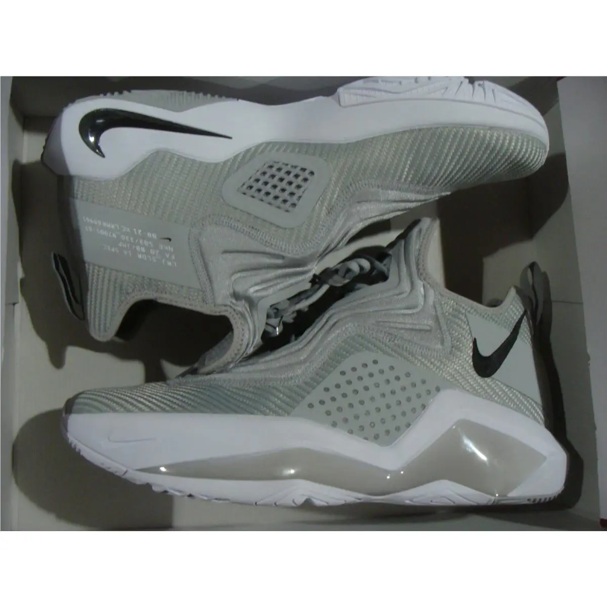 Nike shoes - FLT SILVER/BLACL/WHITE 6