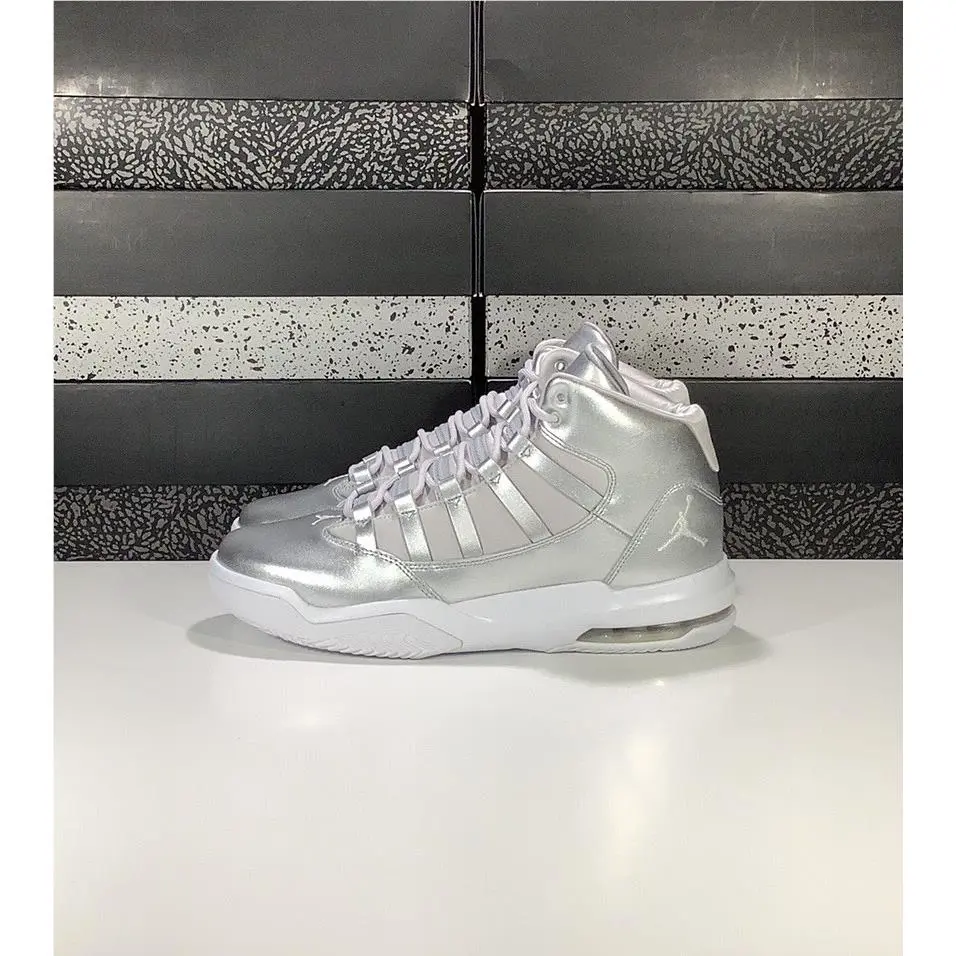 Nike shoes - Jordan Max Aura SE (GS) - AV5175-040 - Silver/Vast Grey-White 1