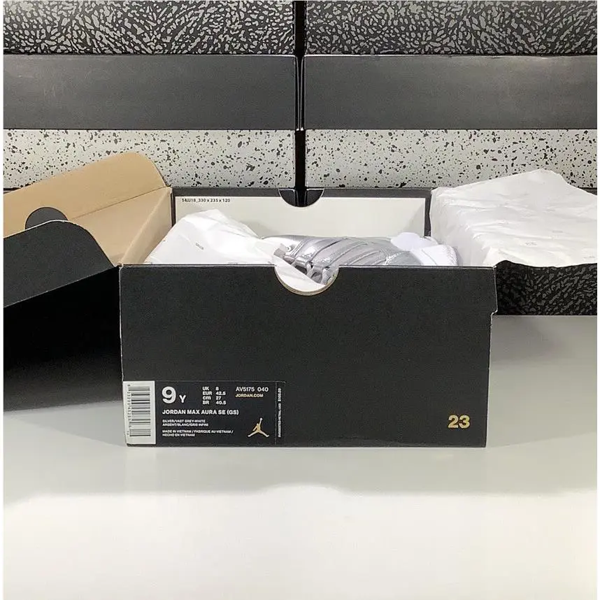 Nike shoes - Jordan Max Aura SE (GS) - AV5175-040 - Silver/Vast Grey-White 5