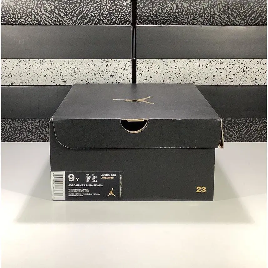 Nike shoes - Jordan Max Aura SE (GS) - AV5175-040 - Silver/Vast Grey-White 14