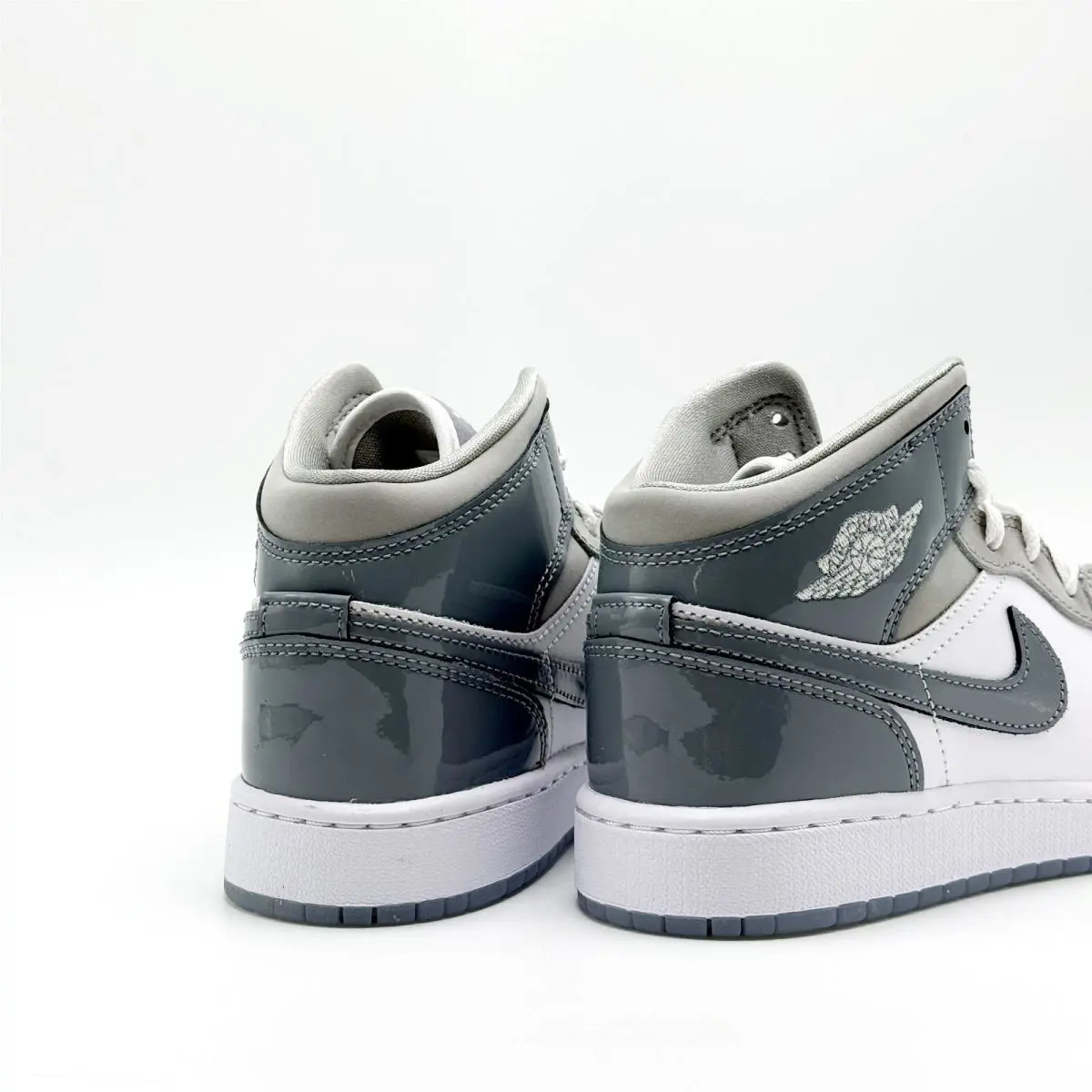 Nike shoes - Jordan Air 1 Mid GS - Gray 2