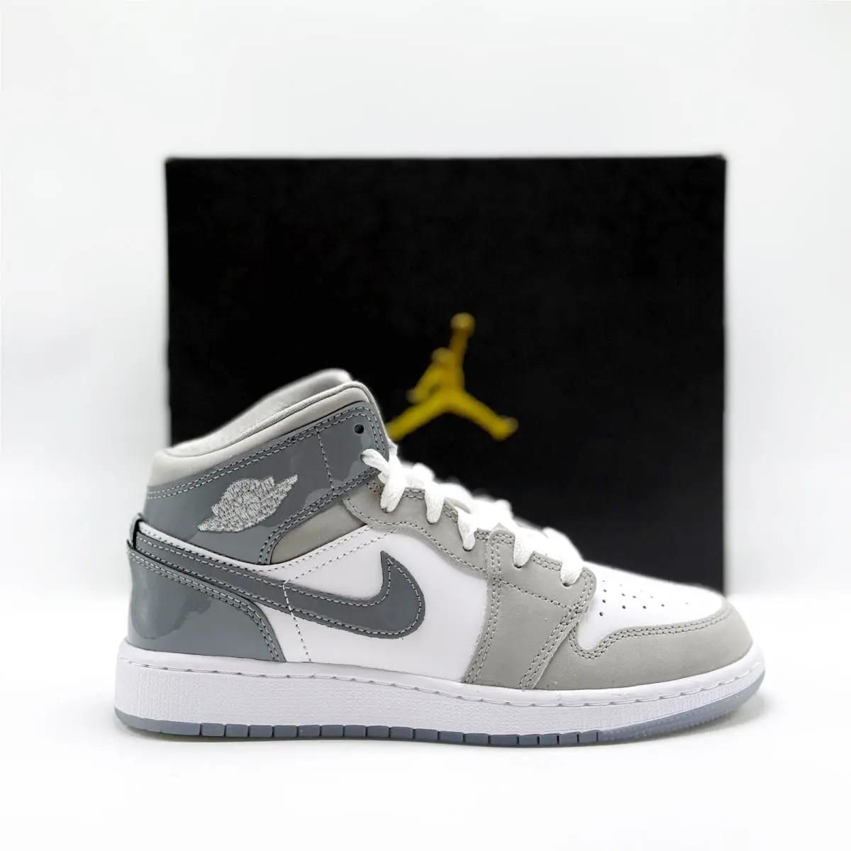 Nike shoes - Jordan Air 1 Mid GS - Gray 4