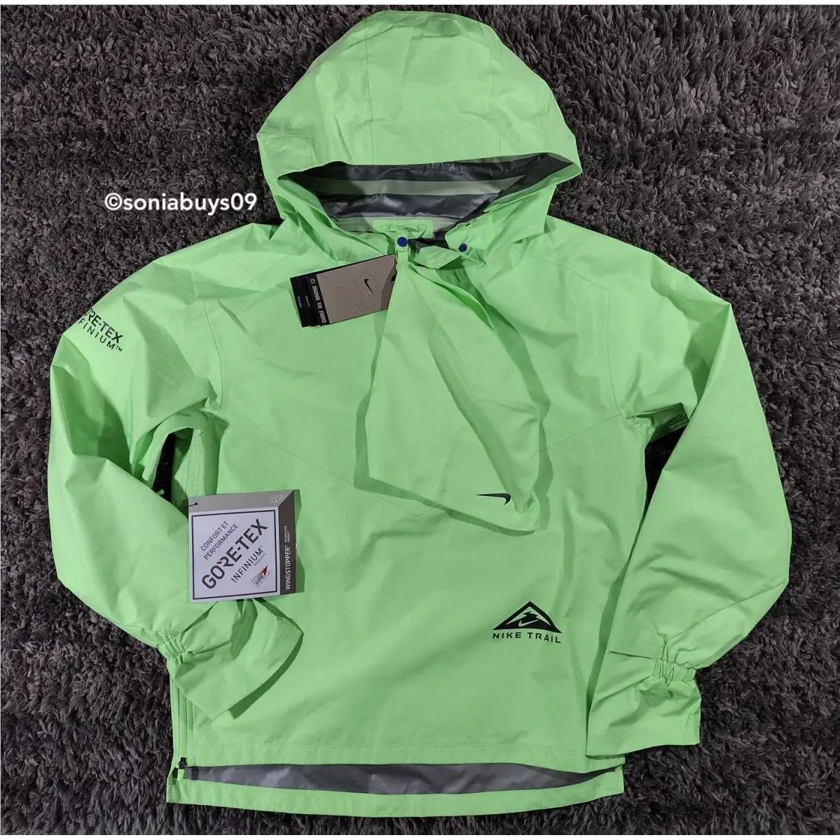 Nike clothing - GORE-TEX INFINIUM - INFINIUM - Neon 10