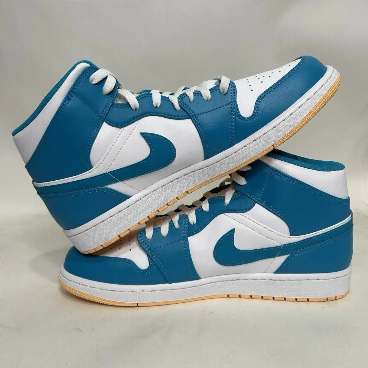 Nike shoes - Air Jordan 1 - Air - DQ8426-400 - White, Manufacturer: Aquatone/Celestial Gold/White 7