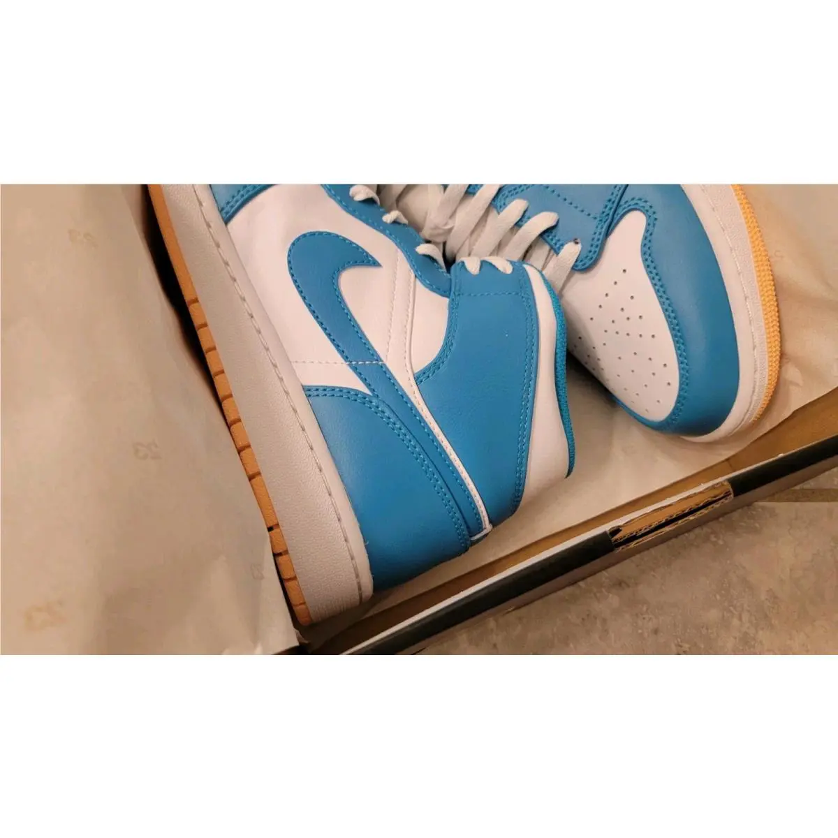Nike shoes - Air Jordan 1 - Air - DQ8426-400 - White, Manufacturer: Aquatone/Celestial Gold/White 3