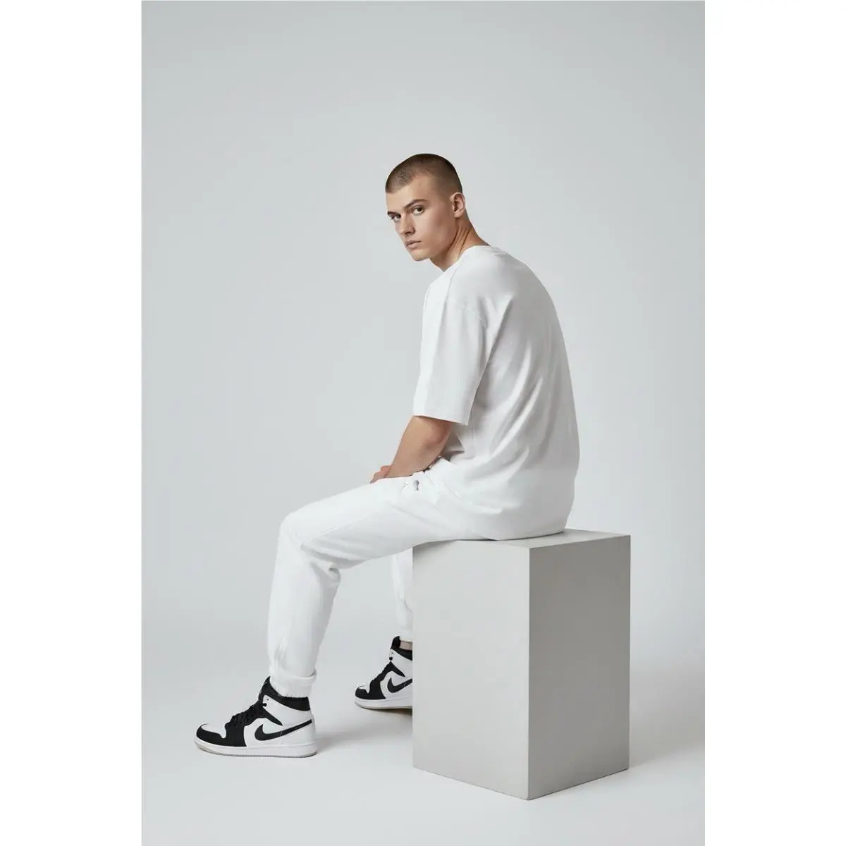 Nike shoes - Air Jordan 1 Mid SE - DH6933-100 - White 5