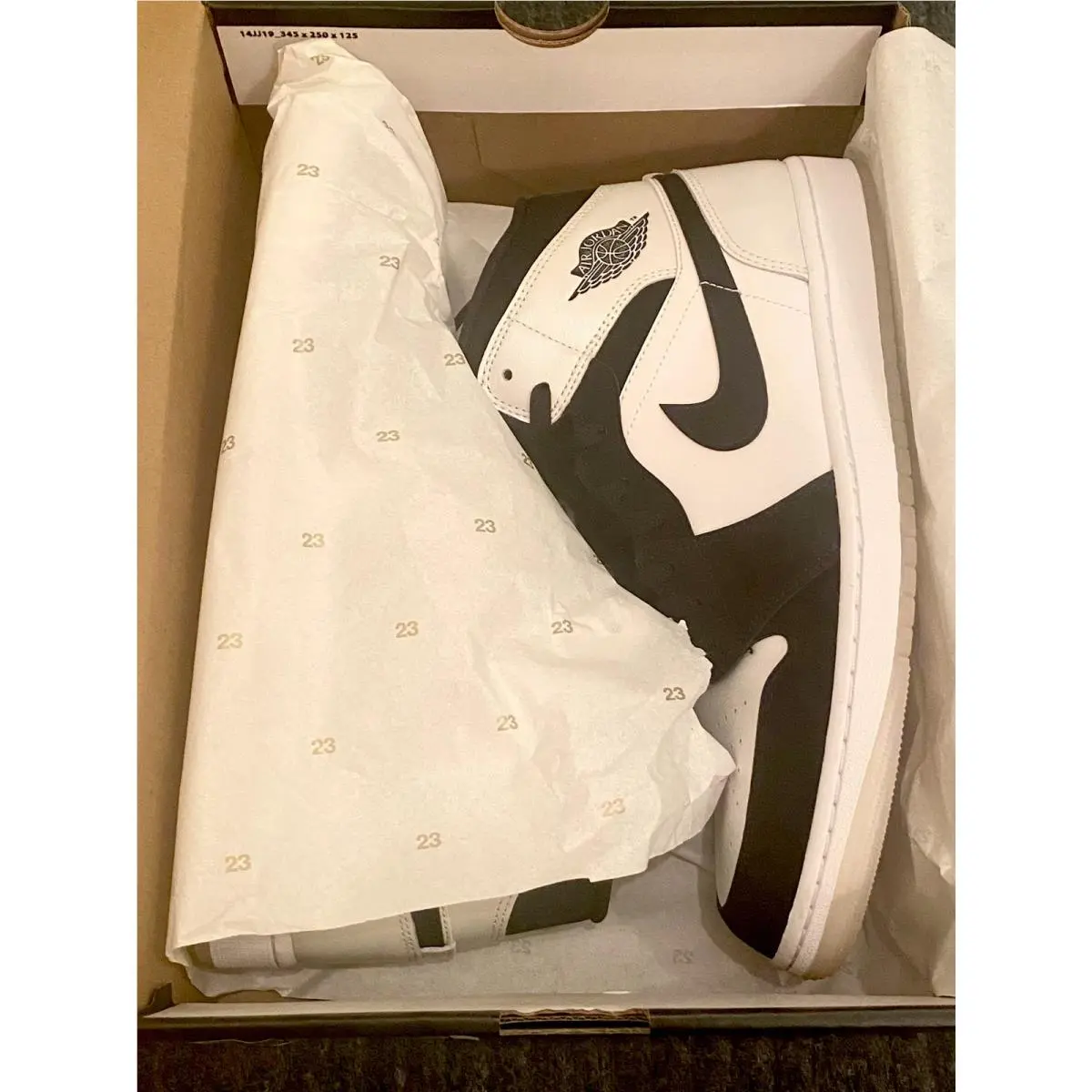 Nike shoes - Air Jordan 1 Mid SE - DH6933-100 - White 9