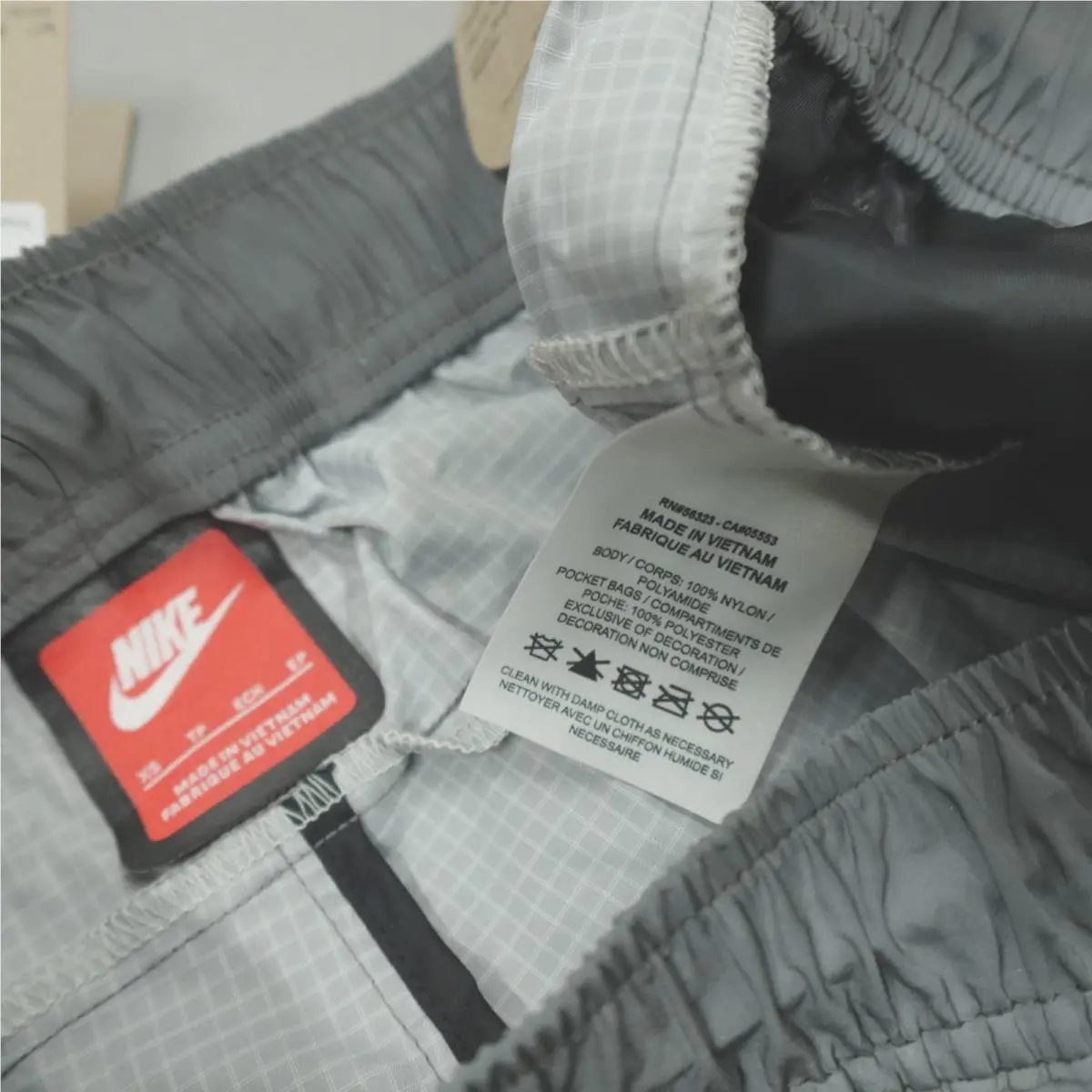 Nike clothing - Nike Tech Woven Flash - Tech Woven Flash - FZ7587 FZ7587-035 - Reflect Silver / Black 2