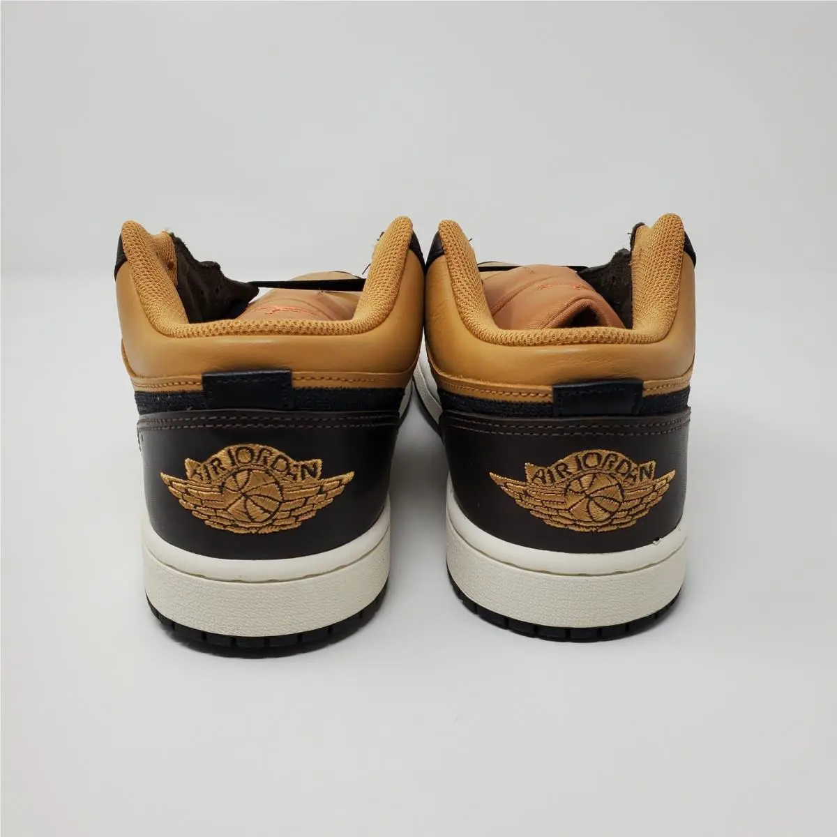Nike shoes - Air Jordan 1 Low SE - HQ3603-201 - Brown 1