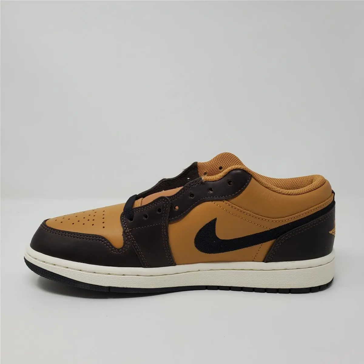 Nike shoes - Air Jordan 1 Low SE - HQ3603-201 - Brown 7