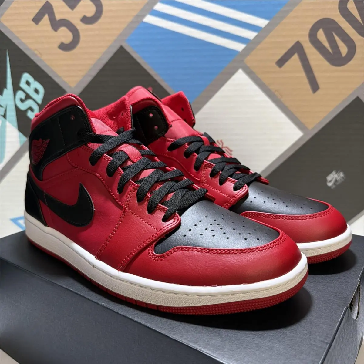 Nike shoes - Air Jordan 1 Mid - Air Mid - 554724-660 - Red (UPC: 0195866401945) 0