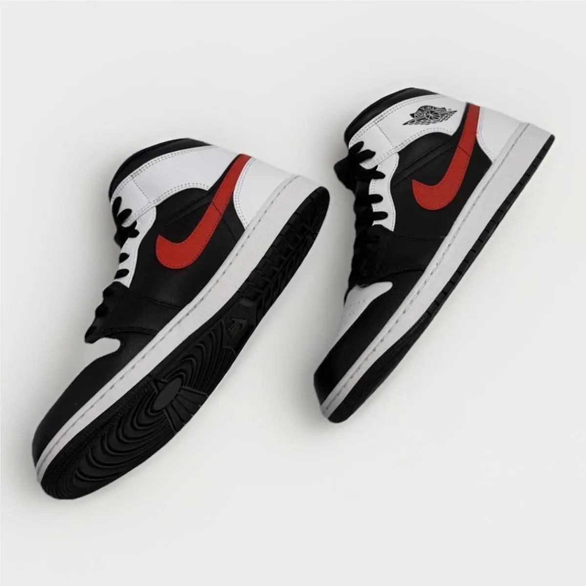 Nike shoes - Air Jordan 1 Mid - Air Mid - 554724-075 - Black/Chile Red-White (UPC: 194501095204) 2
