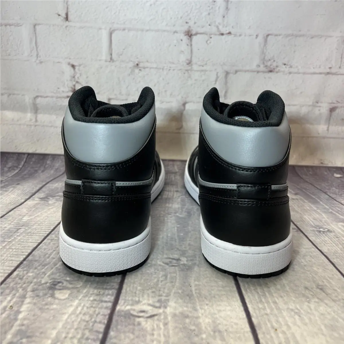 Nike shoes - Air Jordan 1 - Air - 554724-096 - Gray (UPC: 0195243826620) 3