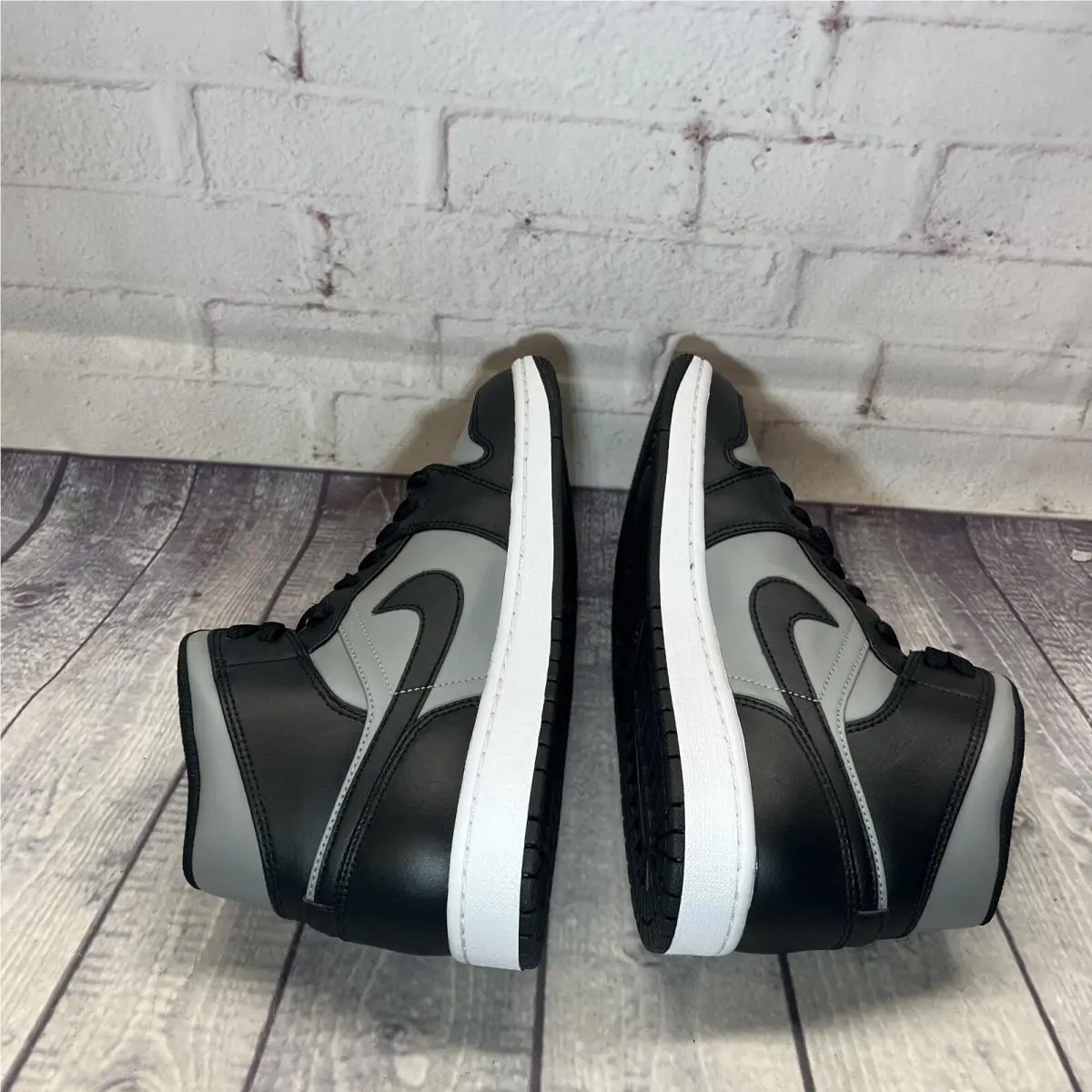 Nike shoes - Air Jordan 1 - Air - 554724-096 - Gray (UPC: 0195243826620) 4